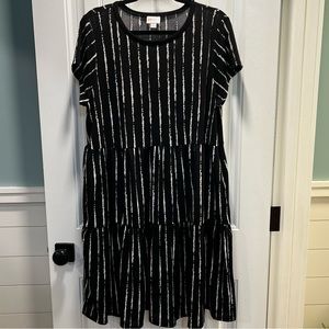 Lularoe Simply‎ Comfortable Black & White Striped MIDI Dress. Size Medium.